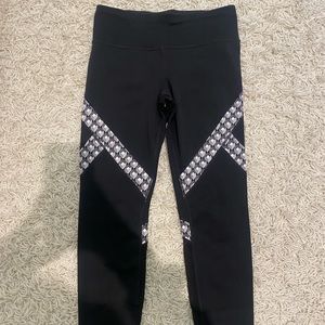 GAP FIT 7/8 LEGGINGS WITH CUTE DESIGN